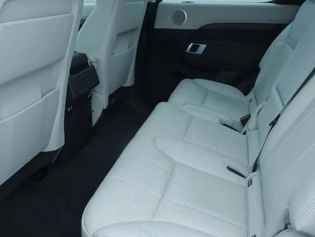 Land Rover Discovery 2017 — фото 13