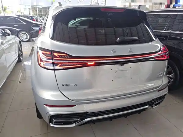 Hongqi HS5 2023
