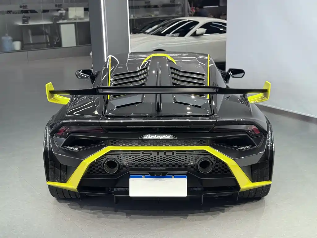 Lamborghini Huracán 2023