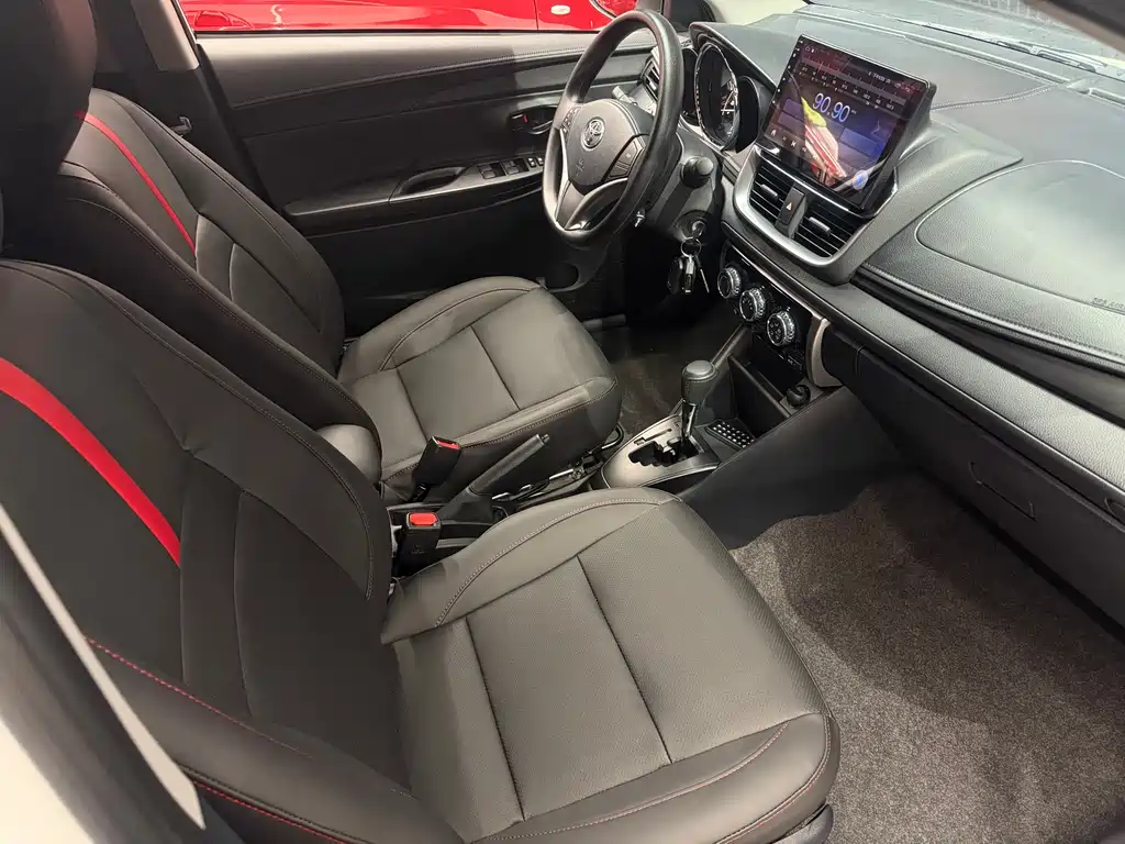 Toyota Yaris L 2023 — фото 24