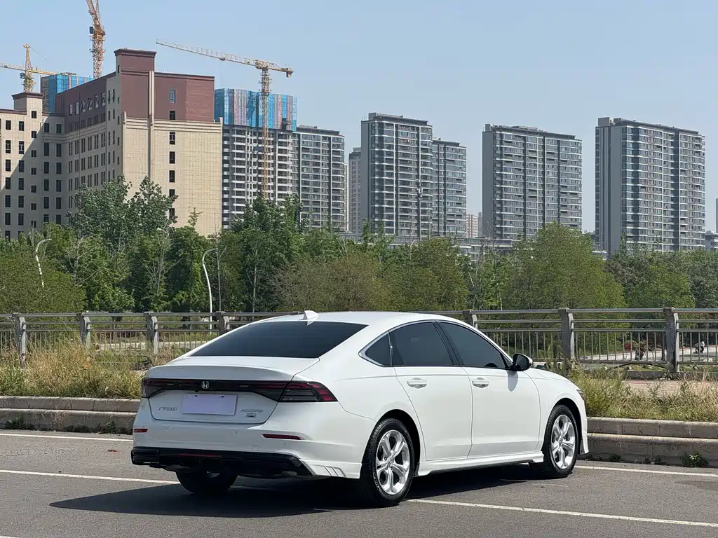 Honda Accord 2023 — фото 15