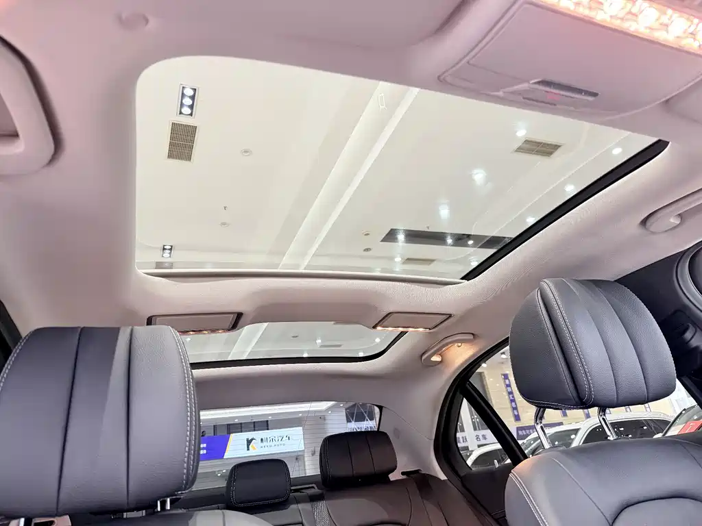 Mercedes-Benz C-Class 2019 — фото 13