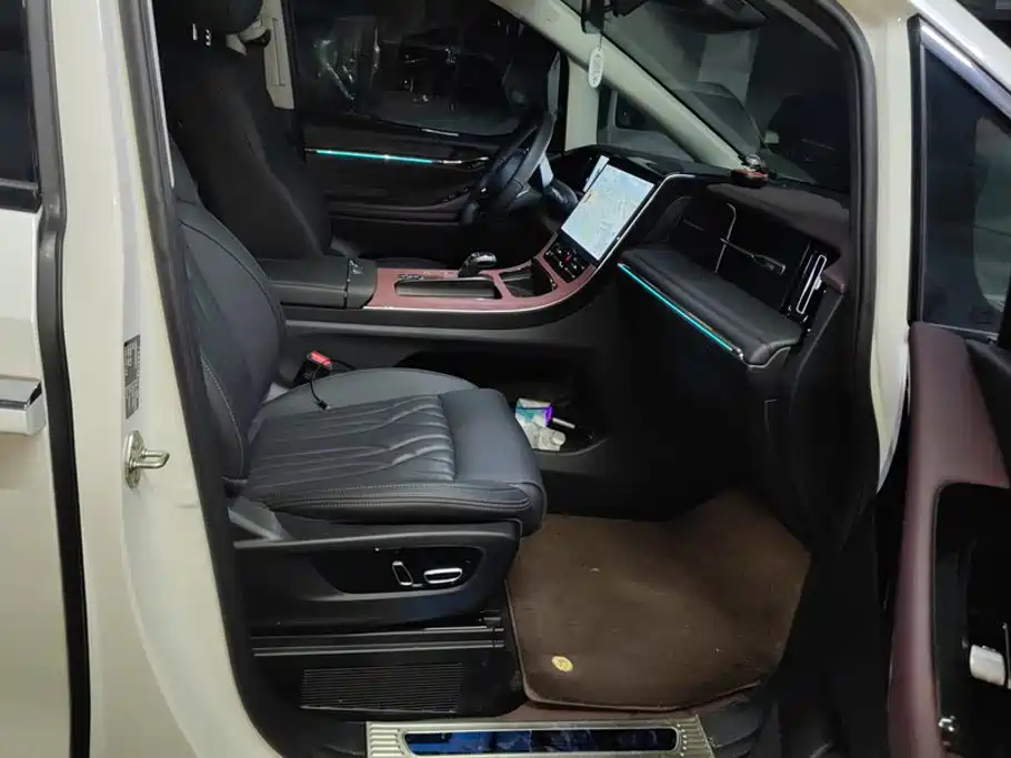 GAC Trumpchi M8 2025 — фото 8