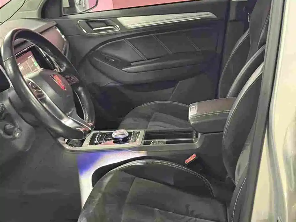 Roewe RX5 New Energy 2018 — фото 16