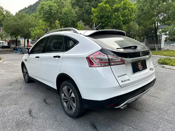 Luxgen You6 SUV 2015