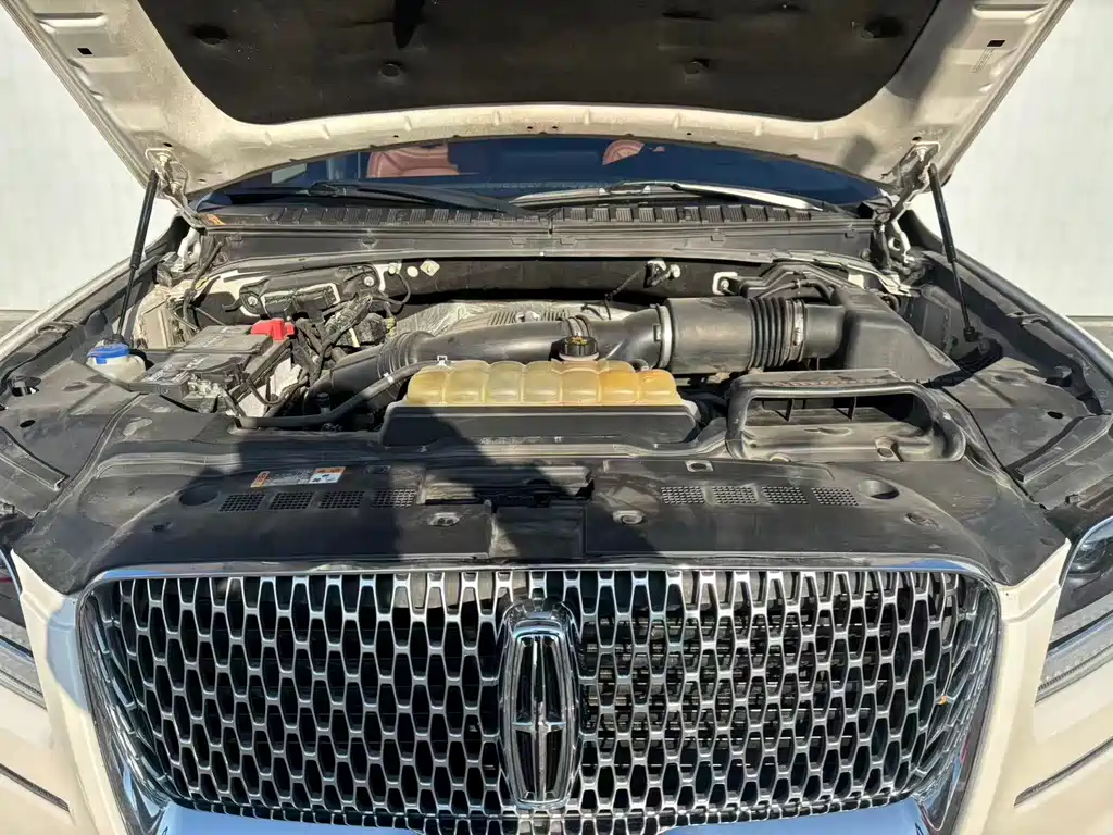 Lincoln Navigator 2018 — фото 10
