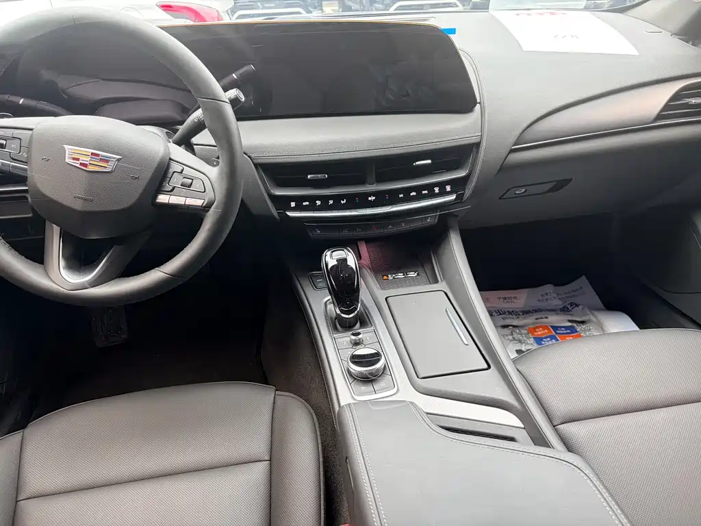 Cadillac CT5 2025 — фото 11
