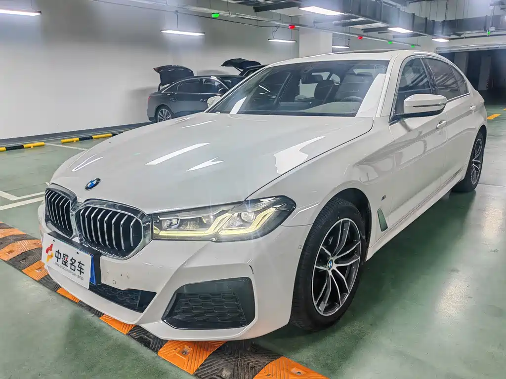 BMW 5 Series 2023 — фото 1