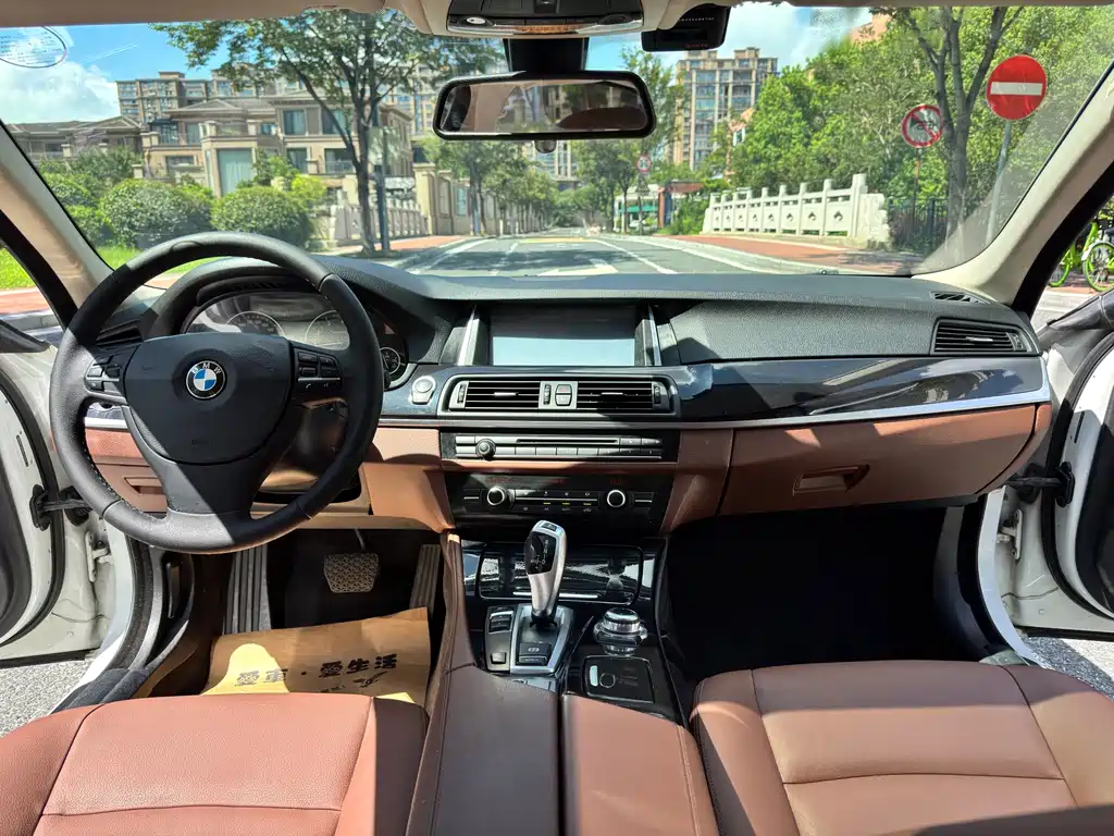 BMW 5 Series 2014 — фото 12