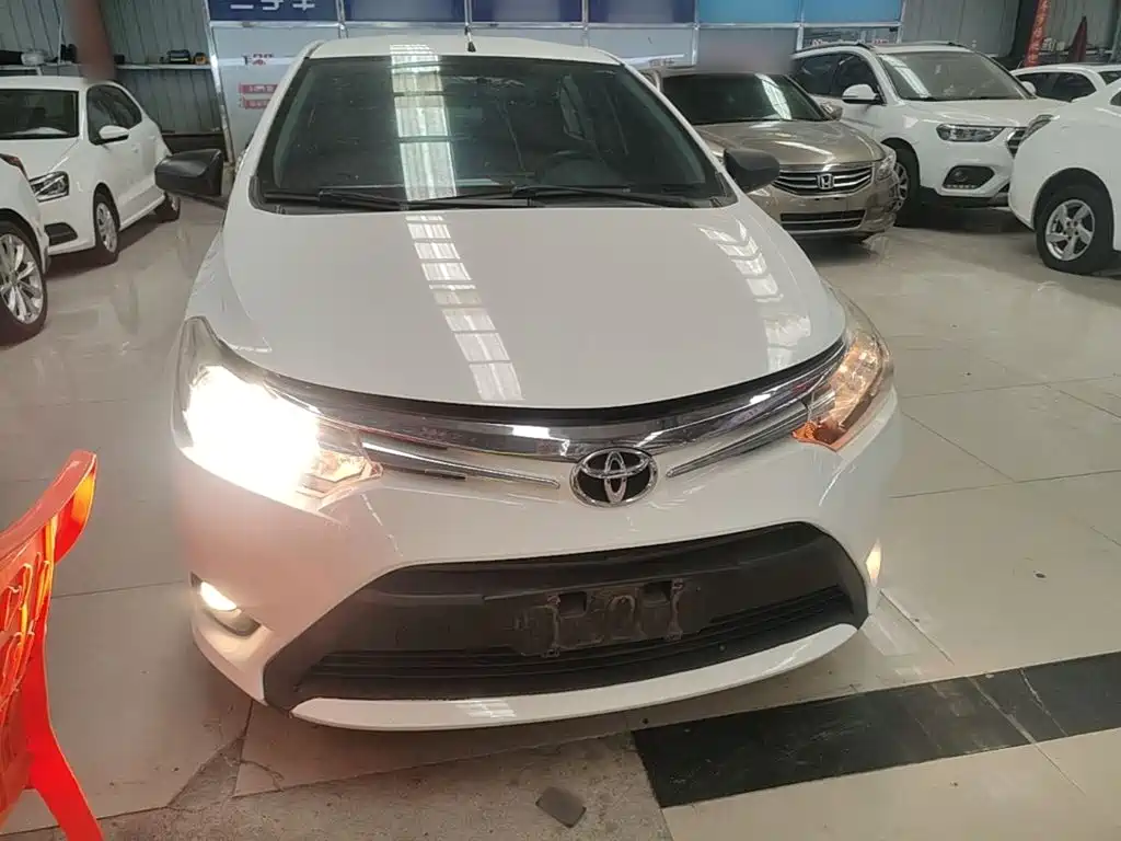 Toyota Vios 2015 — фото 3