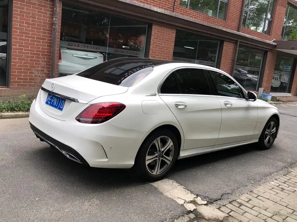 Mercedes-Benz C-Class 2021