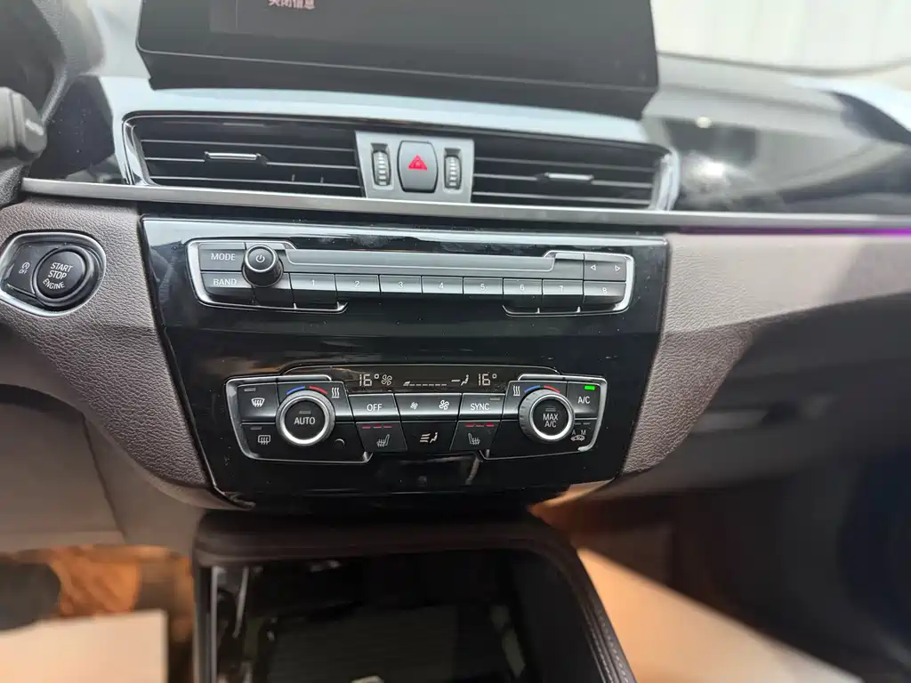 BMW X1 2021 — фото 11