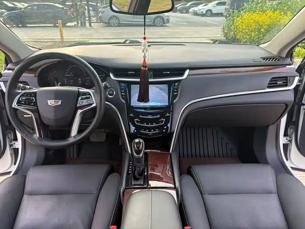 Cadillac XTS 2016 — фото 6
