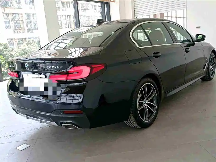 BMW 5 Series New Energy 2022 — фото 3