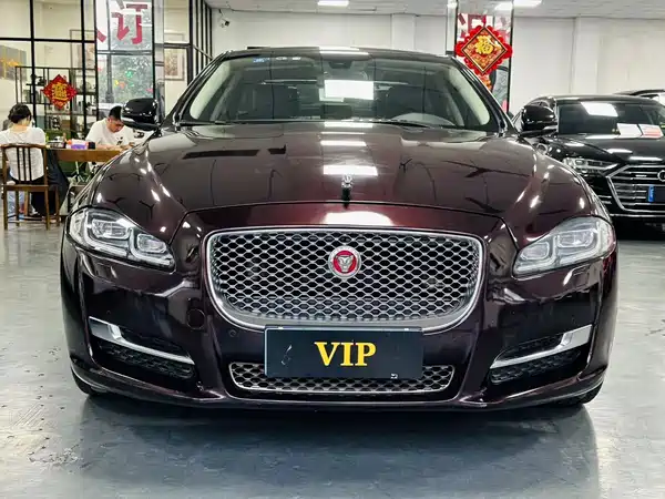 Jaguar XJ 2016
