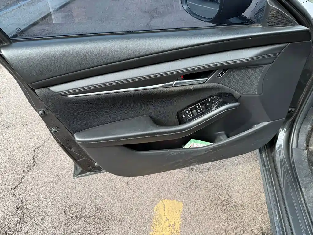 Mazda 3 Axela 2022