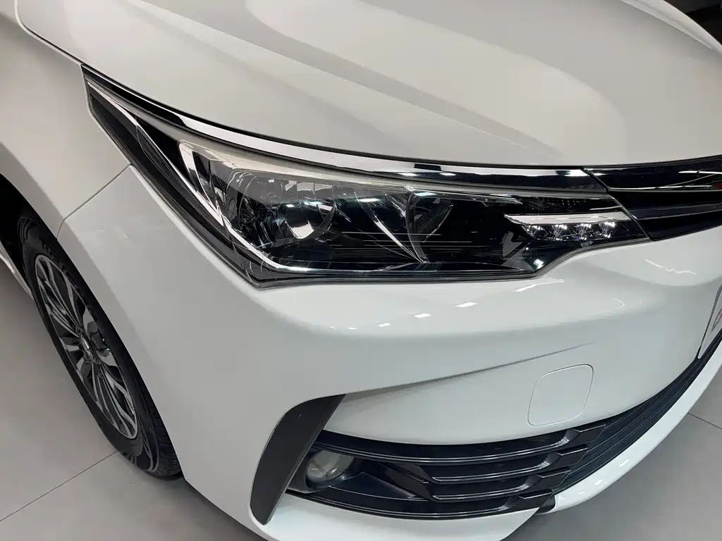 Toyota Corolla 2018 — фото 22