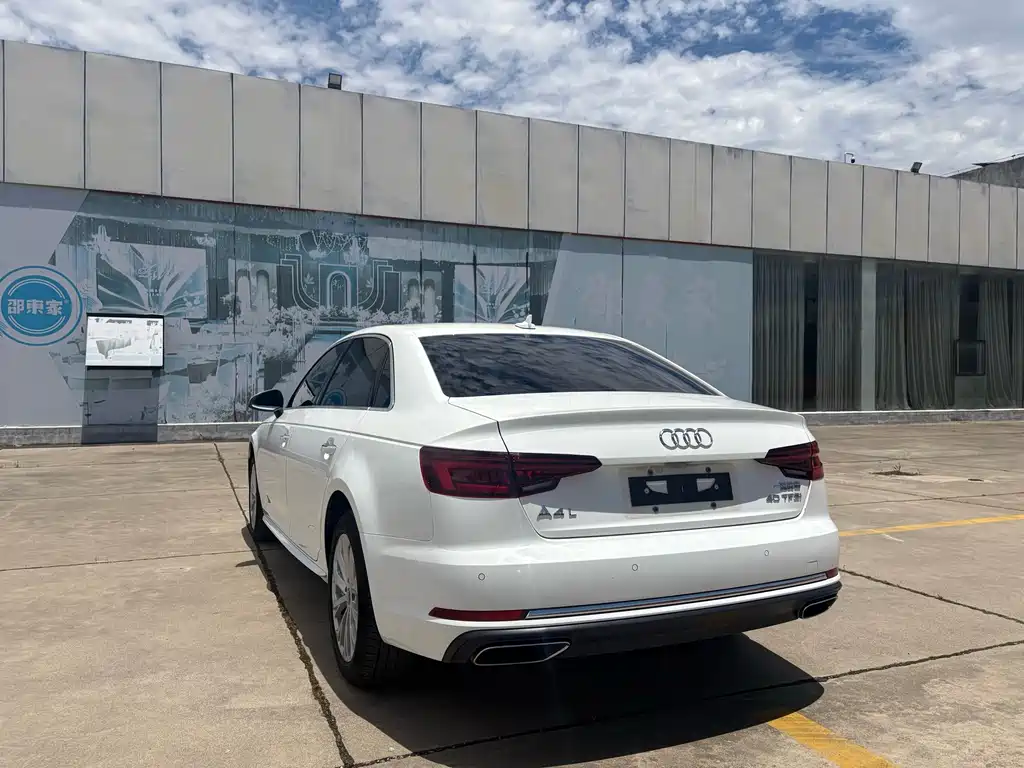 Audi A4L 2019 — фото 6