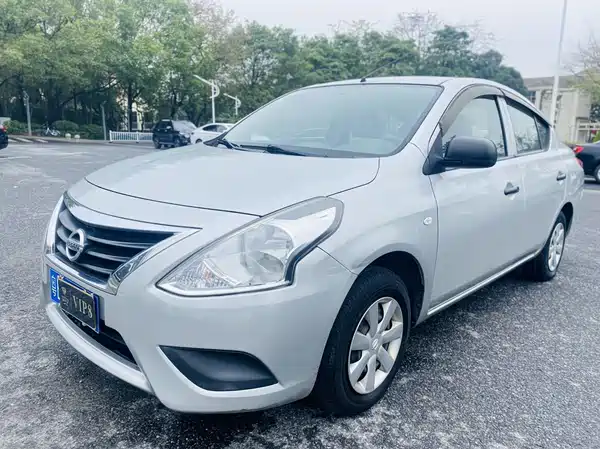 Nissan Sunny 2015