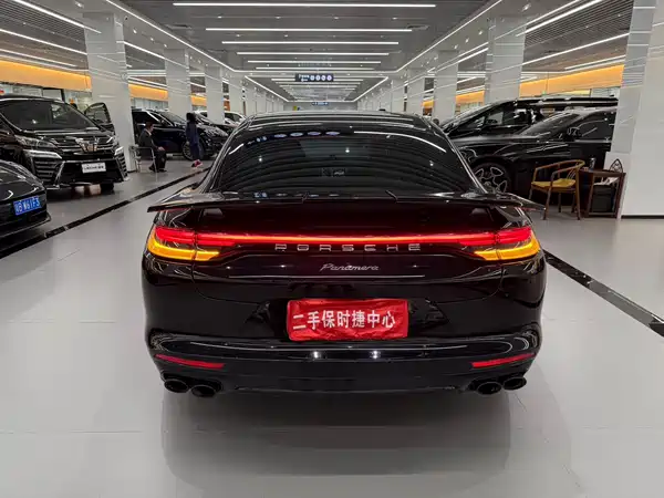 Porsche Panamera 2022