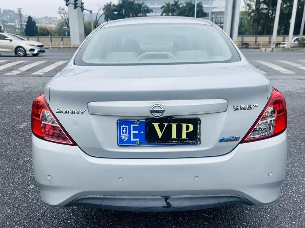 Nissan Sunny 2017 — фото 6