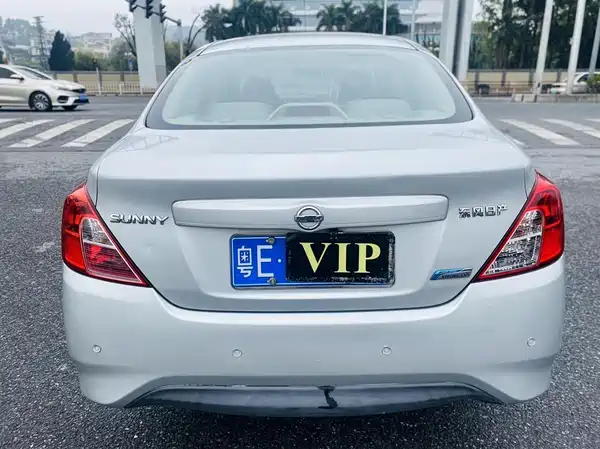Nissan Sunny 2015