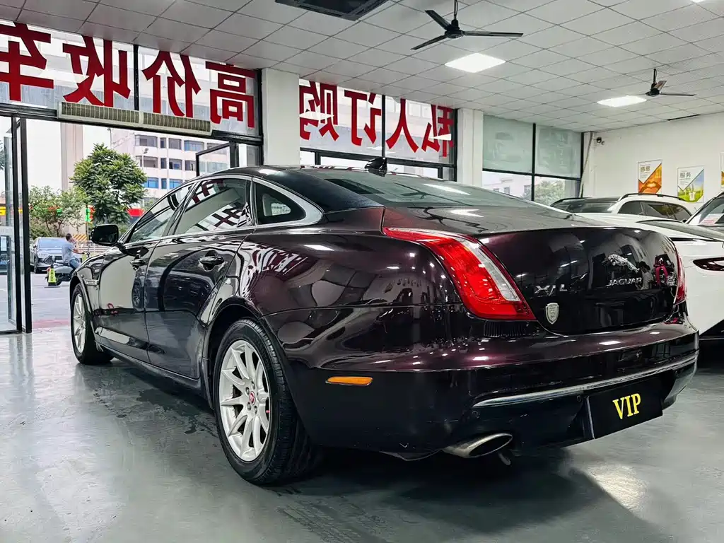 Jaguar XJ 2017 — фото 4