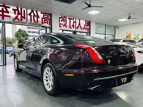 Jaguar XJ 2016