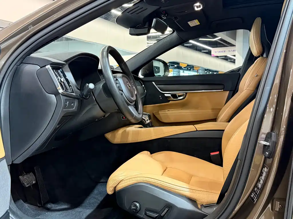 Volvo V90 2018 — фото 16