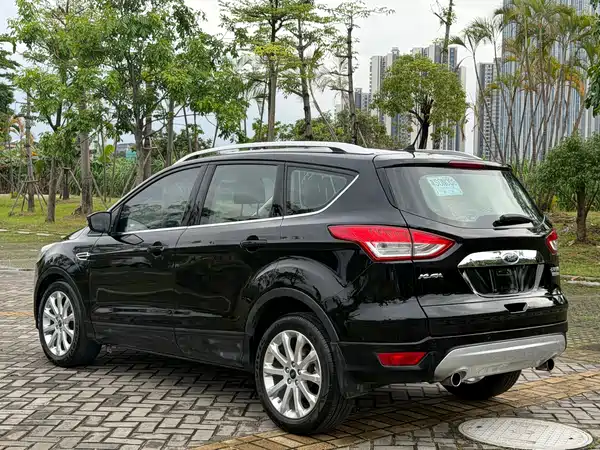 Ford Kuga 2015