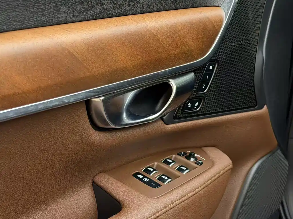 Volvo S90 2019 — фото 15