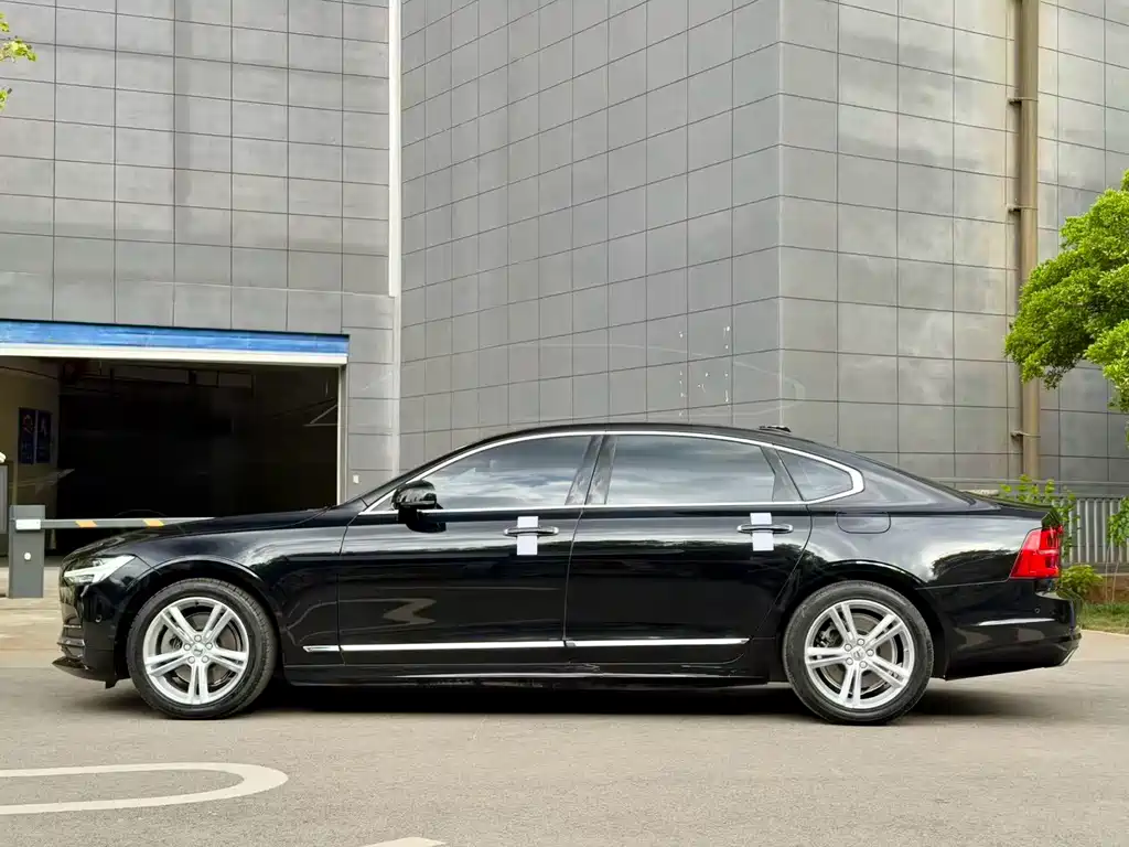 Volvo S90 2019 — фото 23