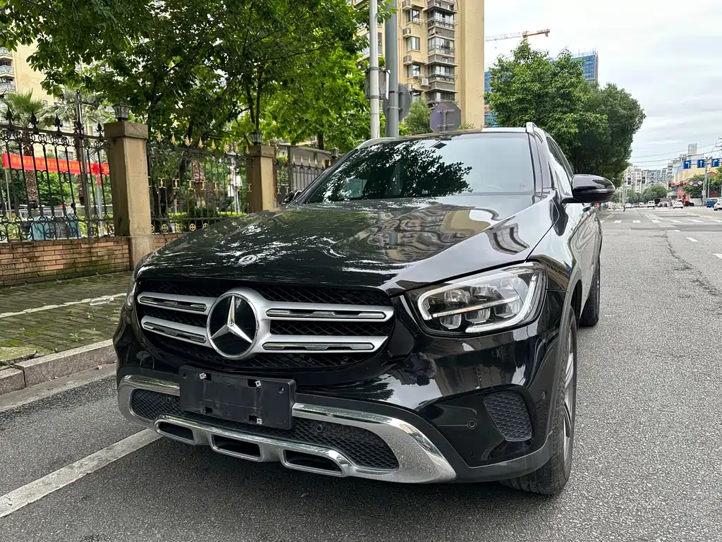 Mercedes-Benz GLC 2022 — фото 1