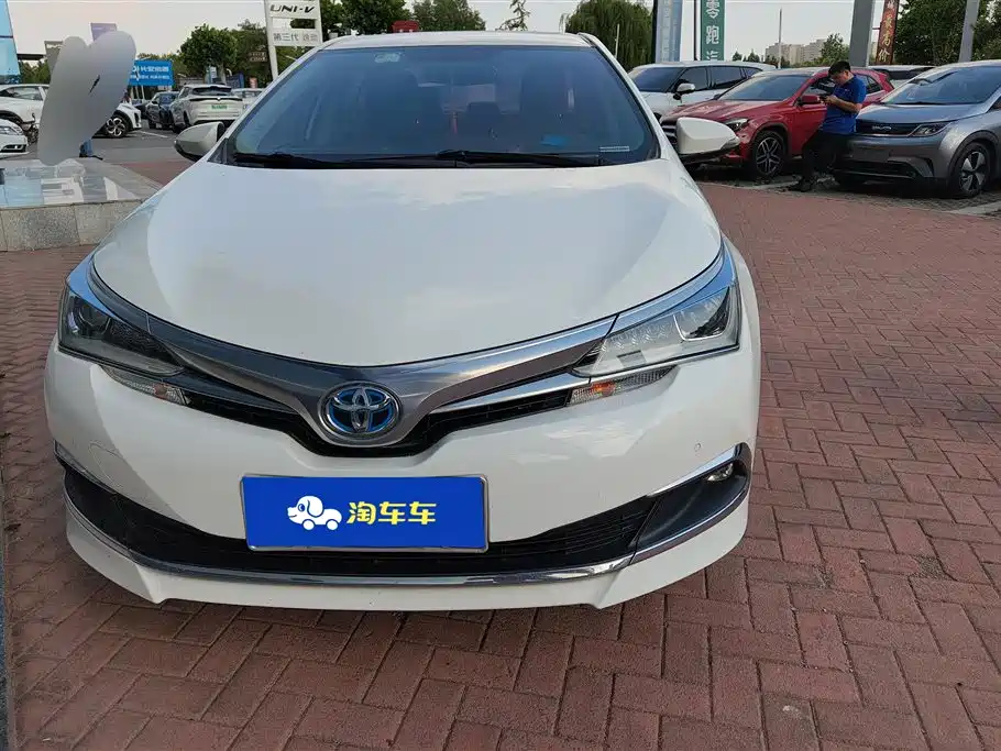 Toyota Corolla 2018 — фото 2