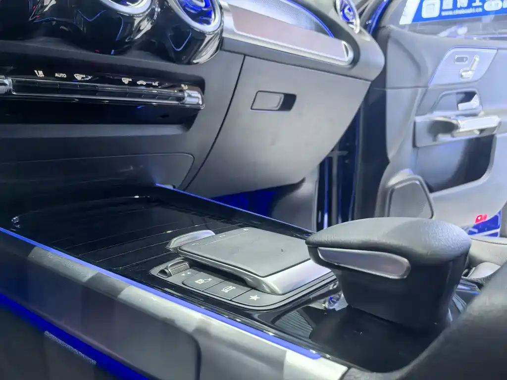 Mercedes-Benz GLB 2021 — фото 17