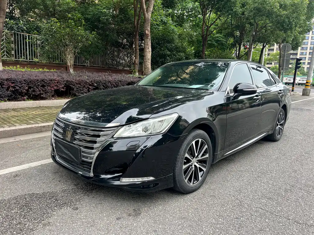 Toyota Crown 2019