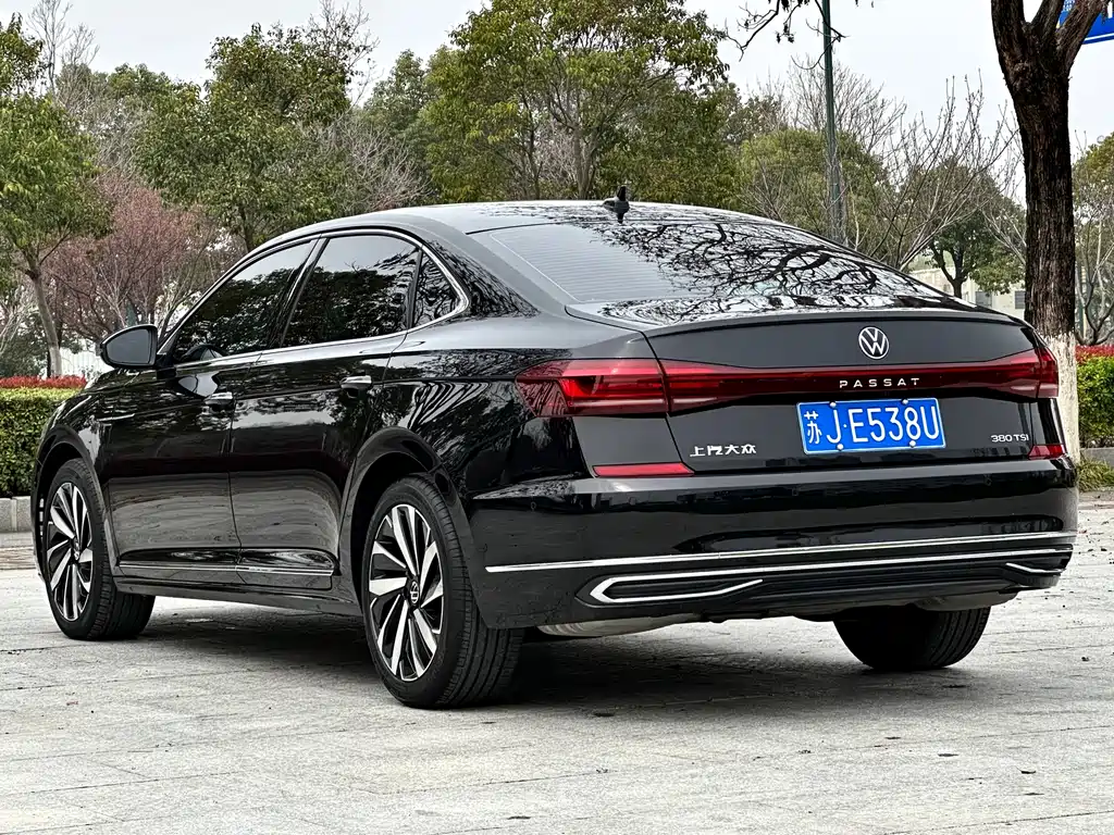 Volkswagen Passat 2024 — фото 6