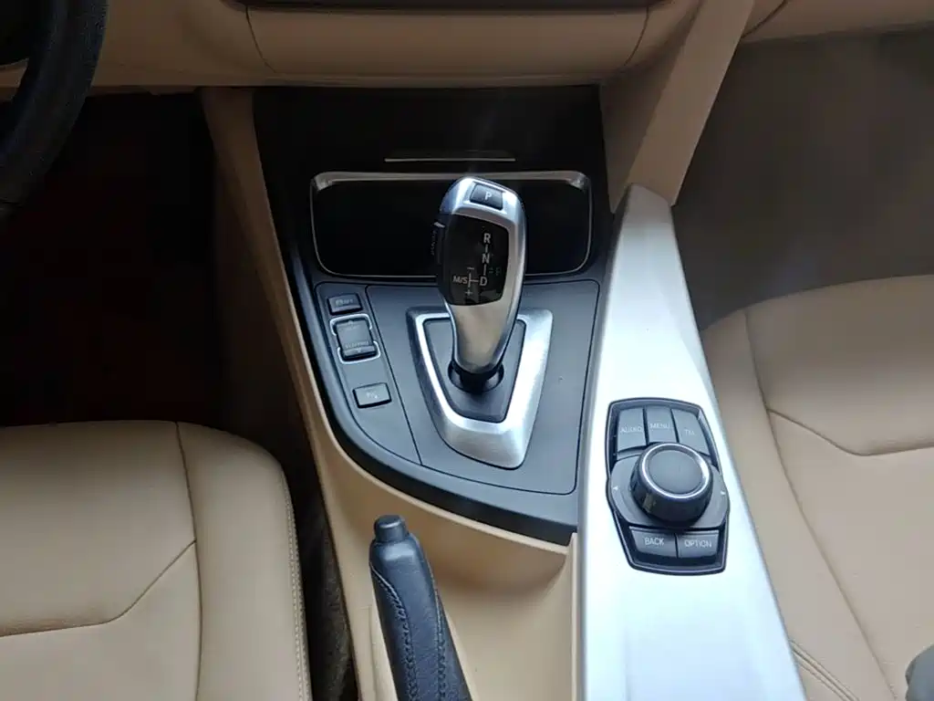 BMW 3 Series 2015 — фото 14