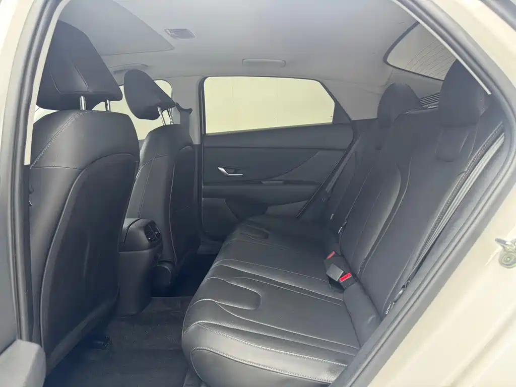 Hyundai Elantra 2023