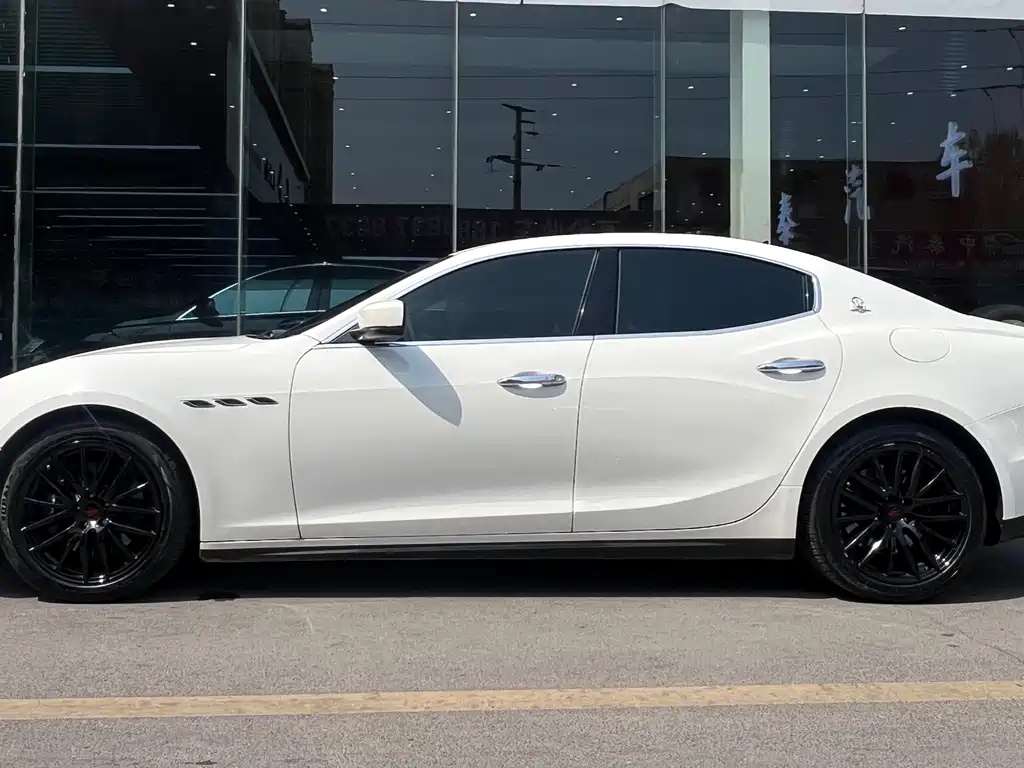 Maserati Ghibli 2015 — фото 3