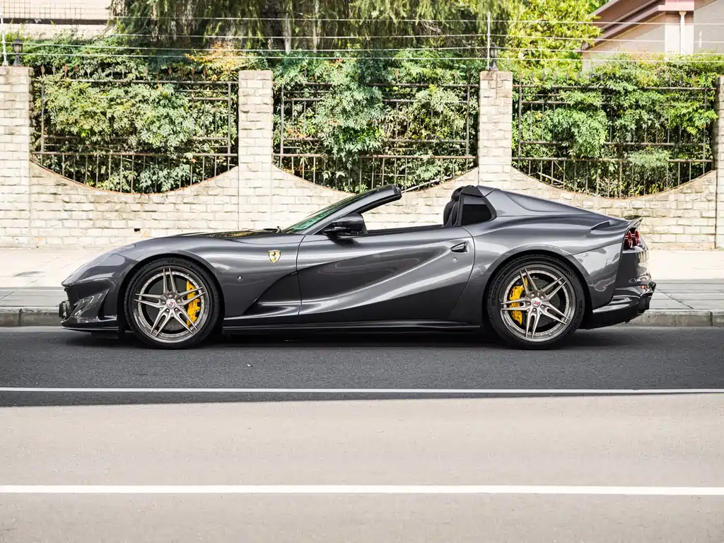 Ferrari 812 2023 — фото 2