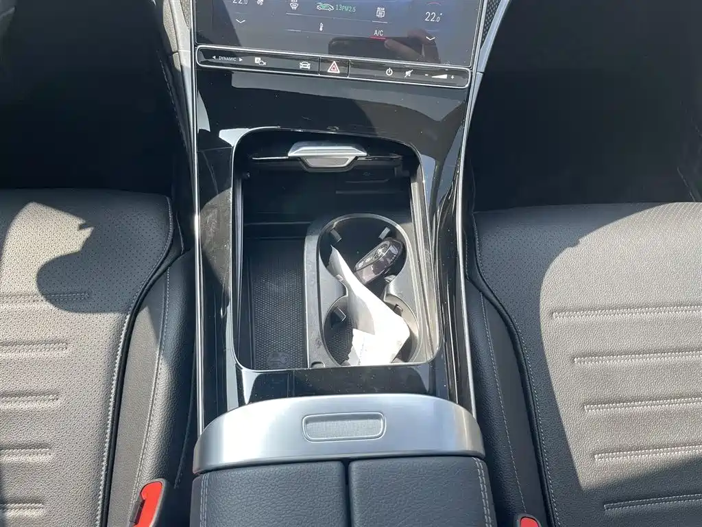 Mercedes-Benz C-Class 2022 — фото 12
