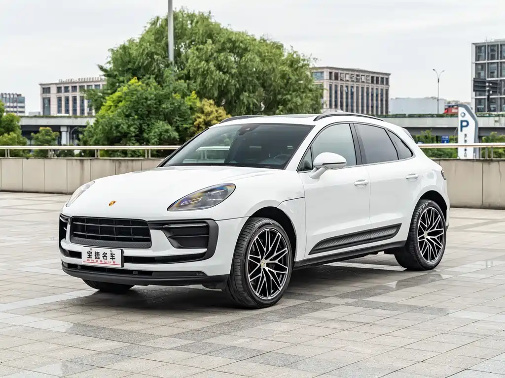 Porsche Macan 2023 — фото 1
