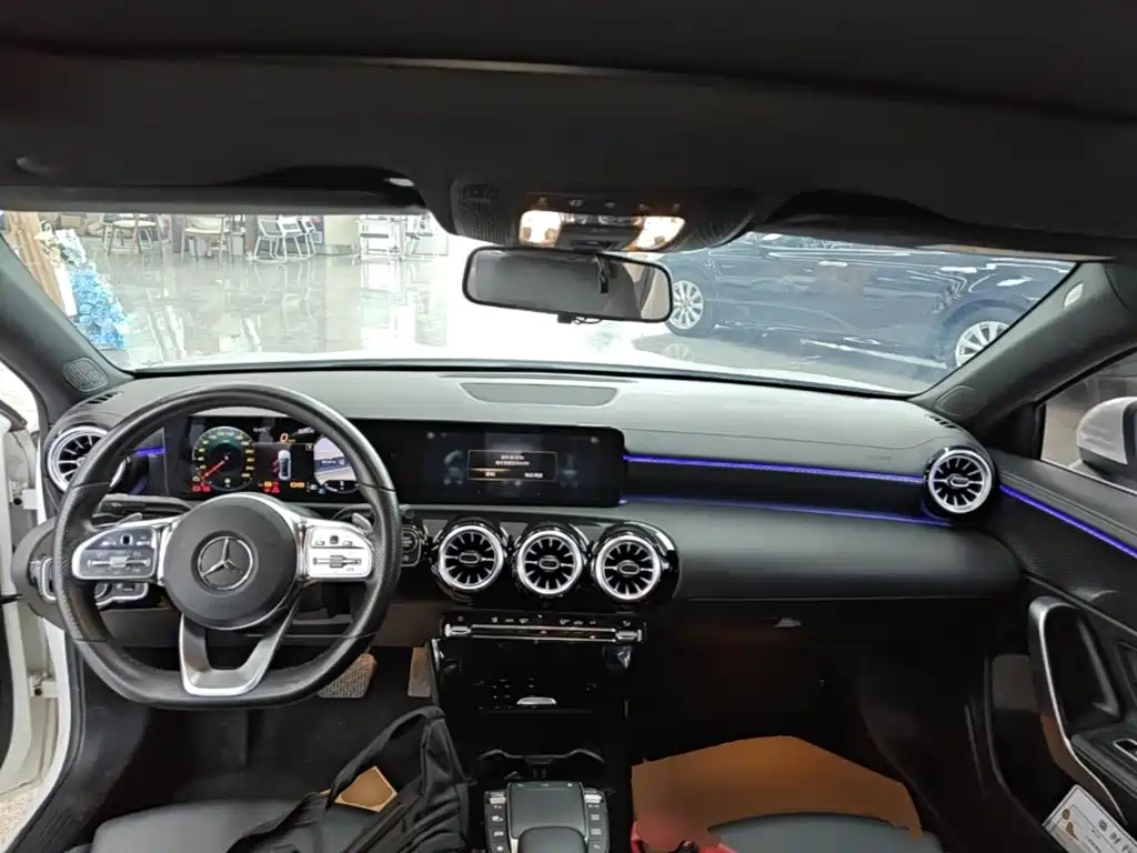 Mercedes-Benz A-Class 2022 — фото 10