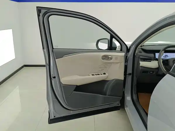 Lynk & Co 06 EM-P 2024
