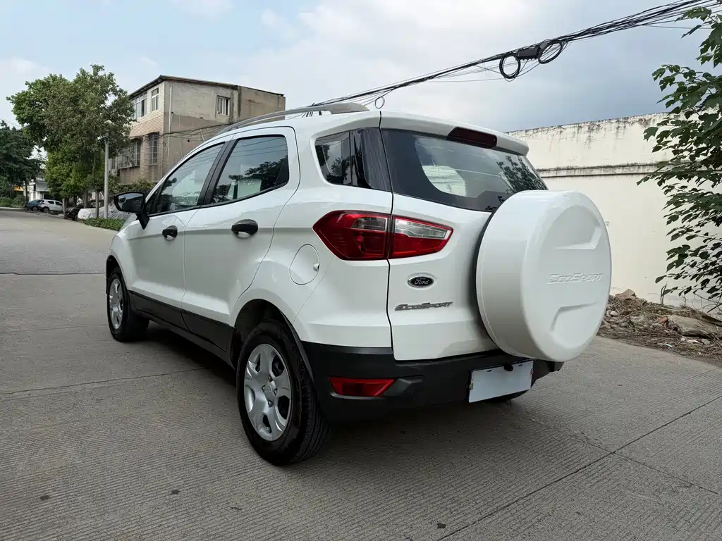 Ford EcoSport 2015 — фото 5