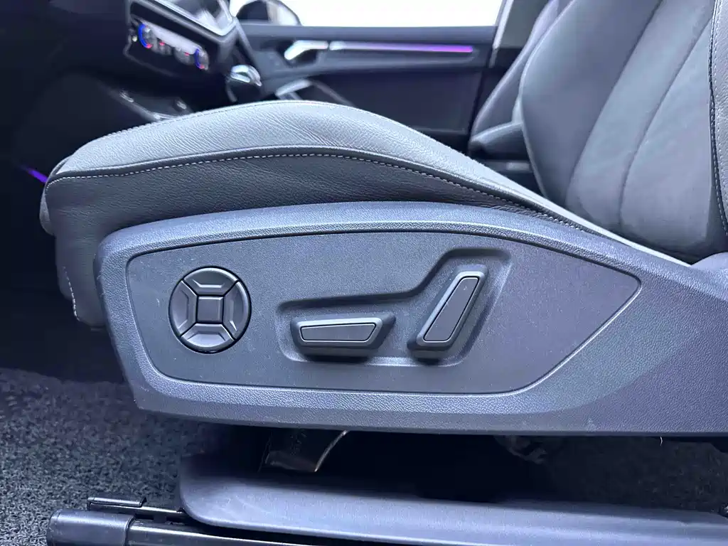 Audi Q3 2023 — фото 14
