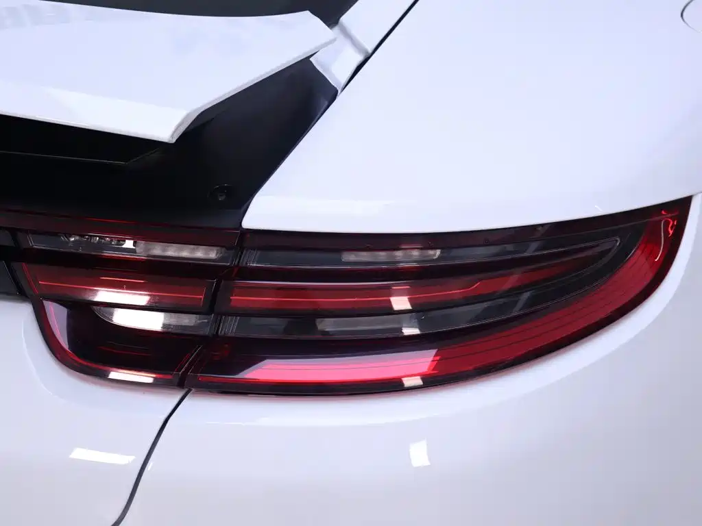 Porsche Panamera 2017 — фото 9
