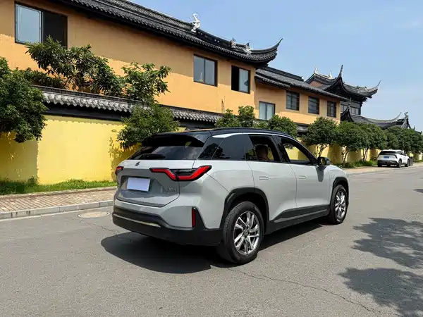 NIO ES6 2020