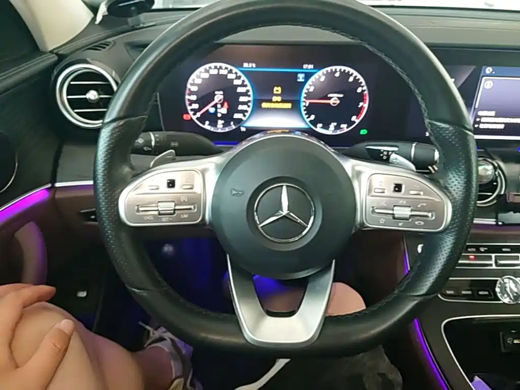 Mercedes-Benz E-Class 2020 — фото 11